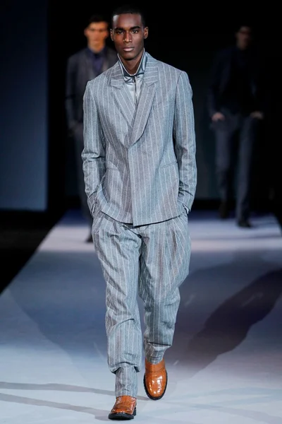 Look 9